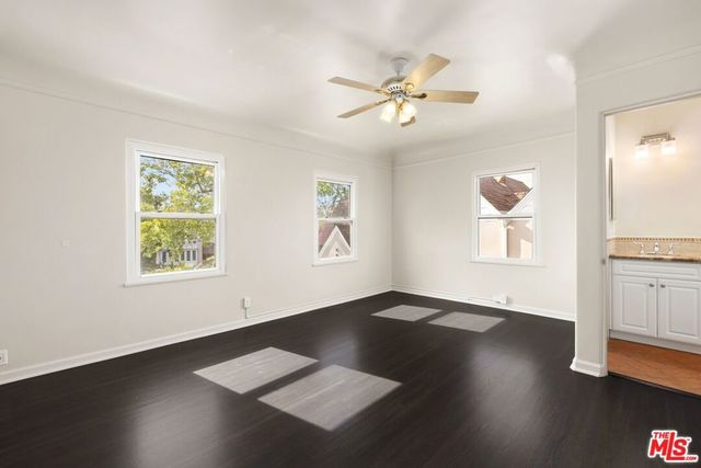 120 S Poinsettia Place, Los Angeles, CA 90036