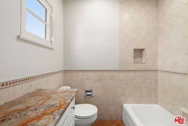 120 S Poinsettia Place, Los Angeles, CA 90036