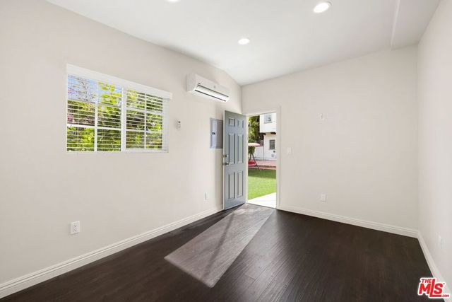 120 S Poinsettia Place, Los Angeles, CA 90036