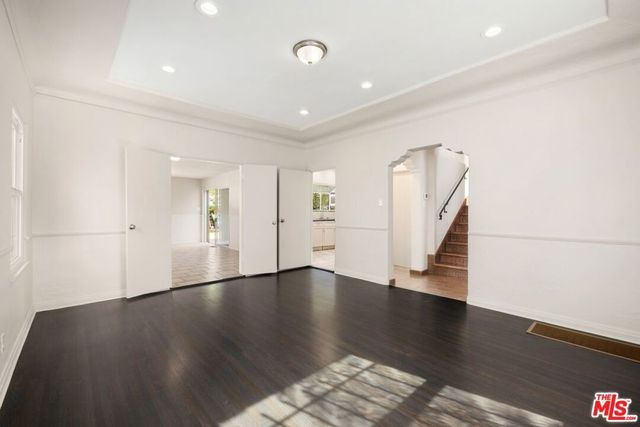 120 S Poinsettia Place, Los Angeles, CA 90036