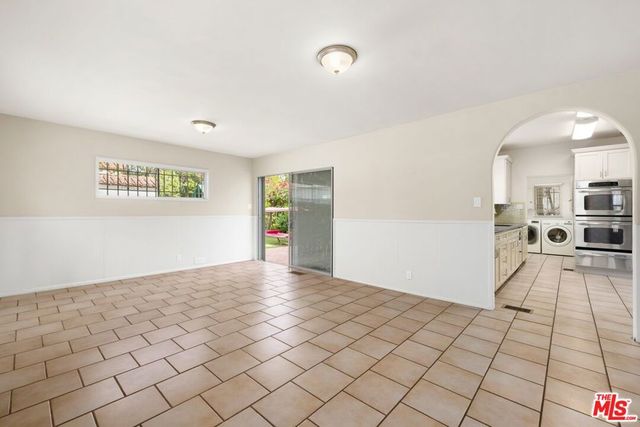 120 S Poinsettia Place, Los Angeles, CA 90036