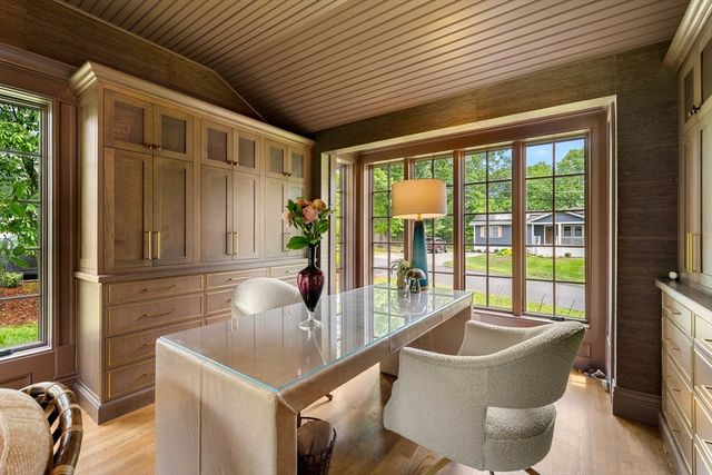 23 Patriot Road, Burlington, MA 01803