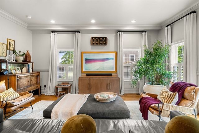 23 Patriot Road, Burlington, MA 01803