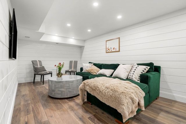 23 Patriot Road, Burlington, MA 01803