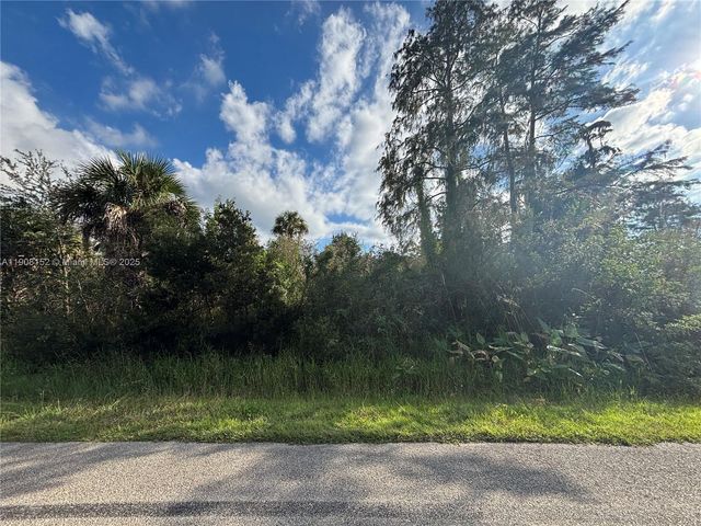 xxxx 37th Ave NE, Other City - In The State Of Florida, FL 34120