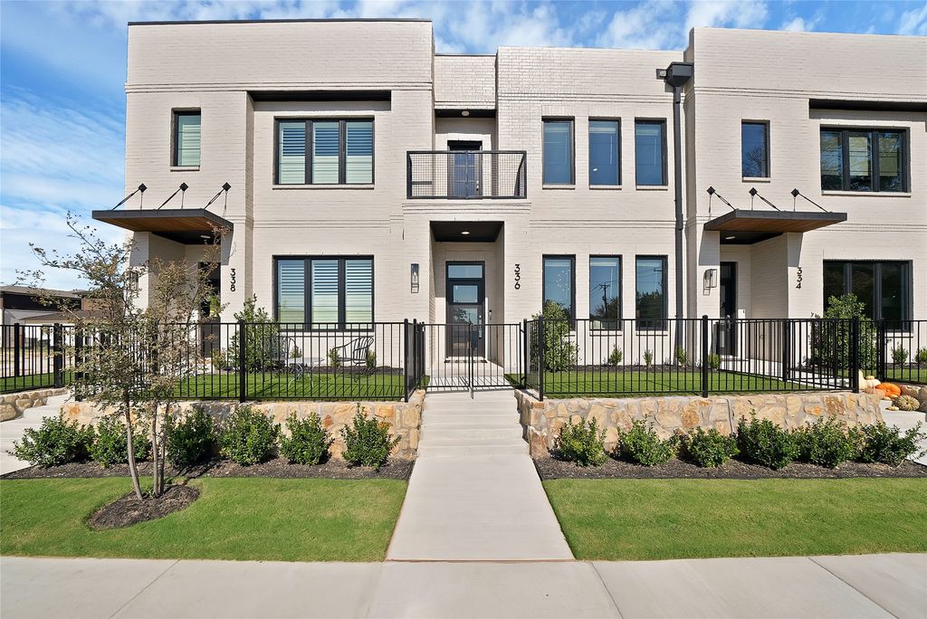 336 Nursery Lane, Fort Worth, TX 76114