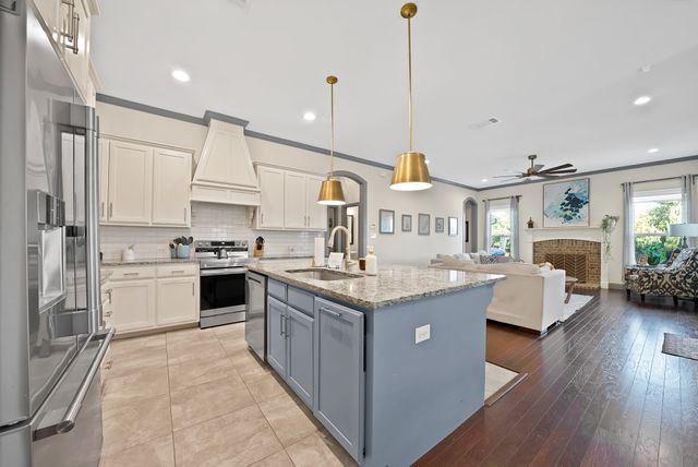 9012 Inwood Street, Benbrook, TX 76126