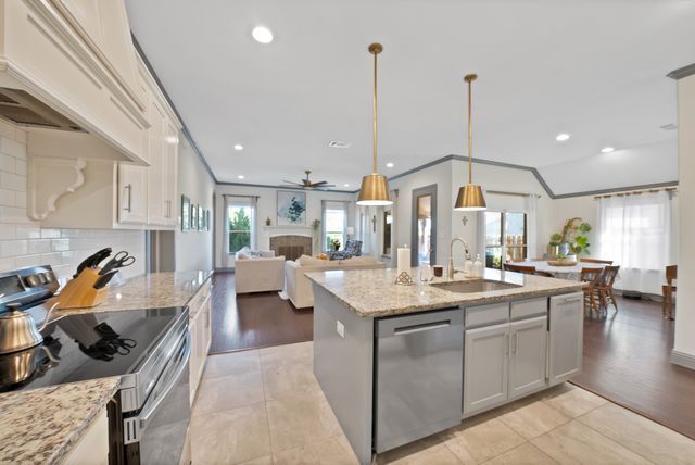 9012 Inwood Street, Benbrook, TX 76126
