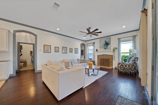 9012 Inwood Street, Benbrook, TX 76126