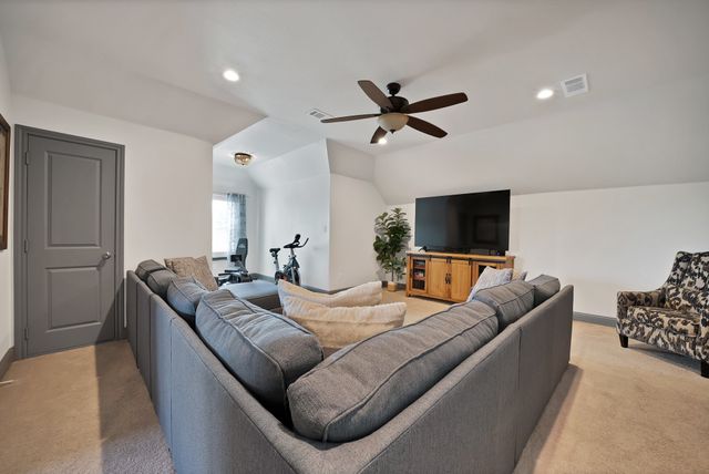 9012 Inwood Street, Benbrook, TX 76126