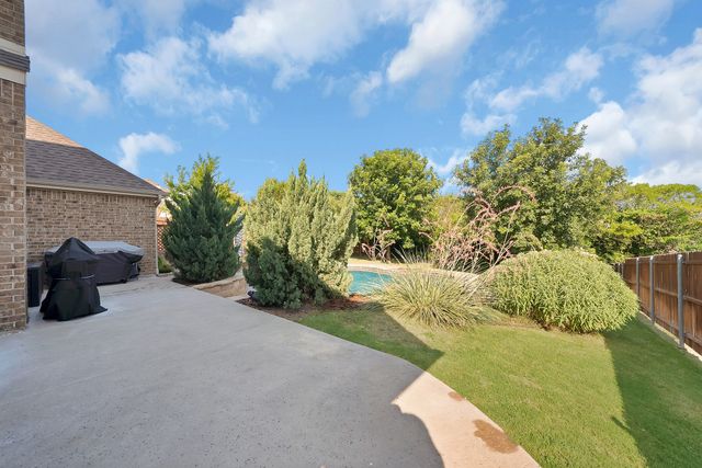 9012 Inwood Street, Benbrook, TX 76126