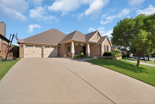 9012 Inwood Street, Benbrook, TX 76126