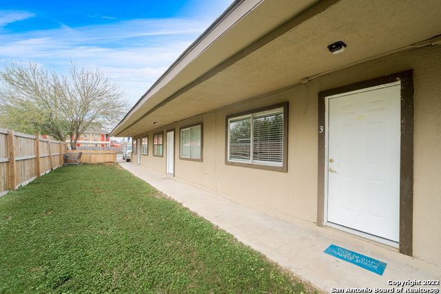 522 Altitude Dr Apt 4, San Antonio, TX 78227