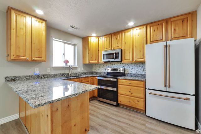 5974 S 2700 ST, Roy, UT 84067
