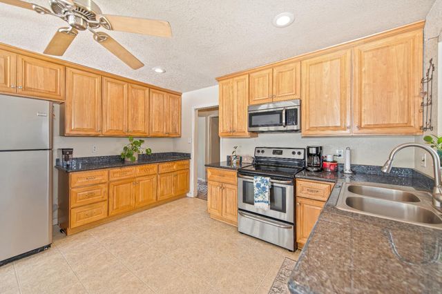 5832 Northgrove Way, Citrus Heights, CA 95610