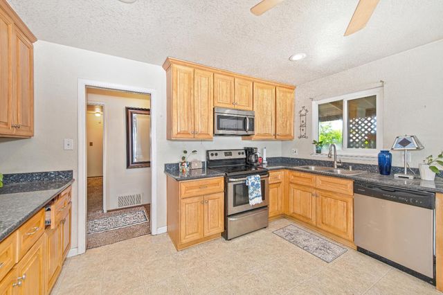 5832 Northgrove Way, Citrus Heights, CA 95610