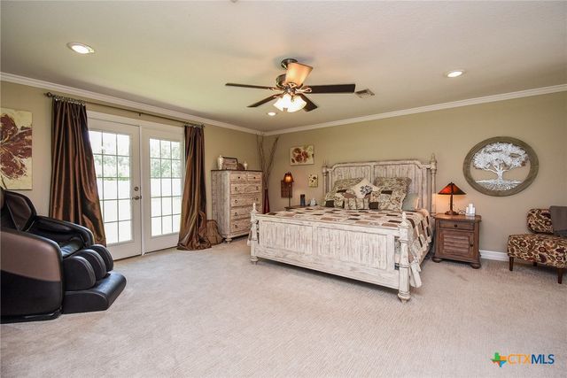 2101 Meadow Lane, El Campo, TX 77437