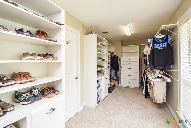 2101 Meadow Lane, El Campo, TX 77437