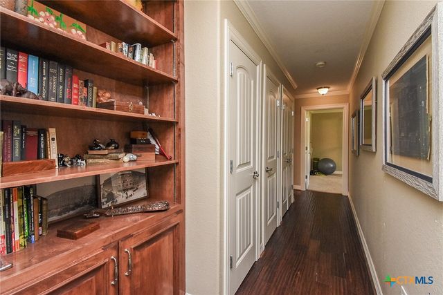 2101 Meadow Lane, El Campo, TX 77437