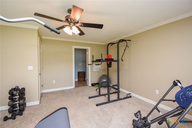 2101 Meadow Lane, El Campo, TX 77437