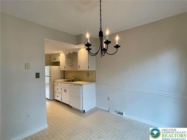 573 Ponds Edge Lane A4, Allentown City, PA 18104