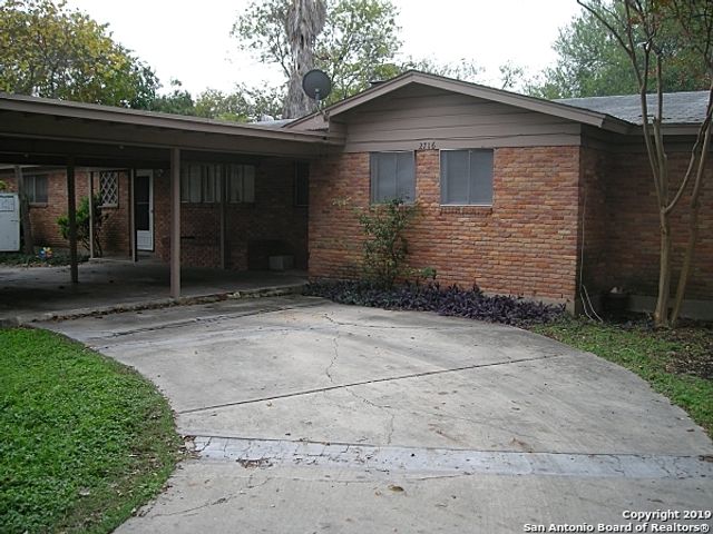2718 Woodbury Dr, San Antonio, TX 78217