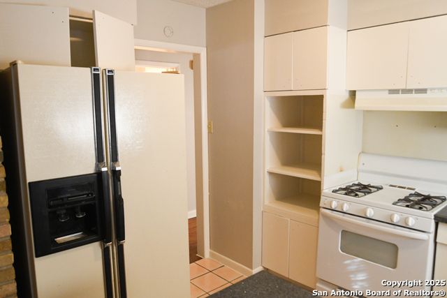 2718 Woodbury Dr, San Antonio, TX 78217