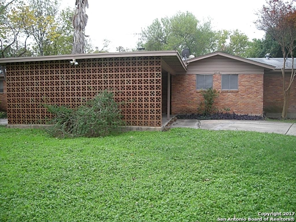 2718 Woodbury Dr, San Antonio, TX 78217