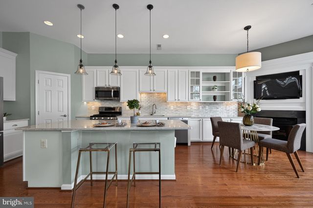 43538 MINK MEADOWS ST, Chantilly, VA 20152