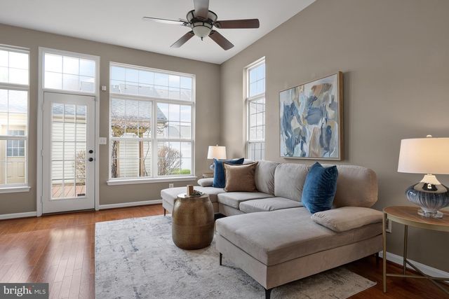 43538 MINK MEADOWS ST, Chantilly, VA 20152