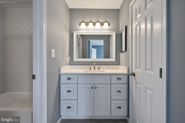 43538 MINK MEADOWS ST, Chantilly, VA 20152