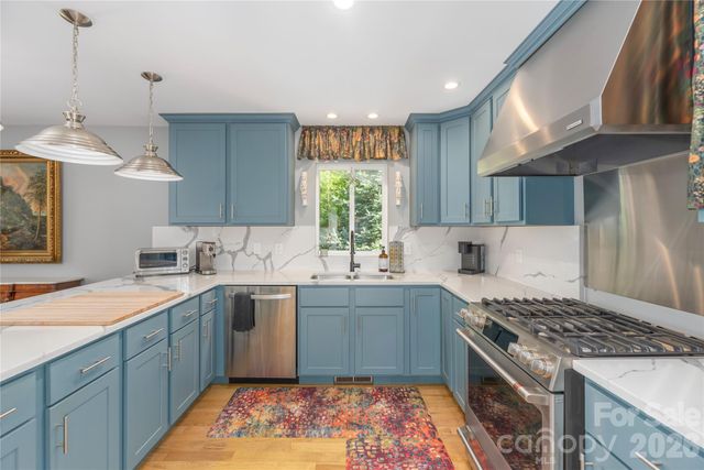 5 Crooked Tree Lane, Black Mountain, NC 28711