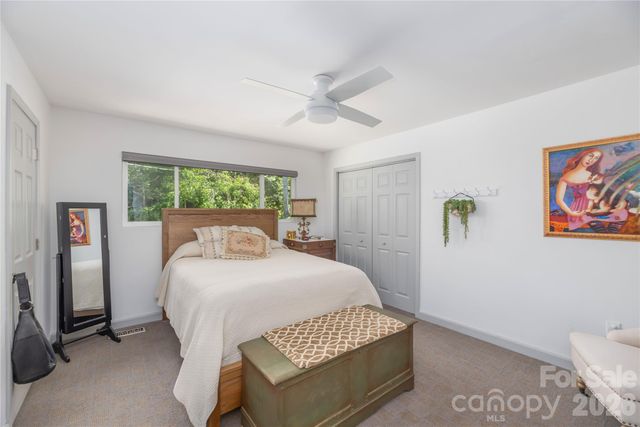 5 Crooked Tree Lane, Black Mountain, NC 28711
