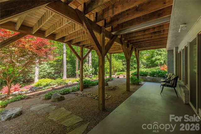 5 Crooked Tree Lane, Black Mountain, NC 28711