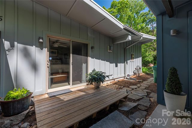 5 Crooked Tree Lane, Black Mountain, NC 28711