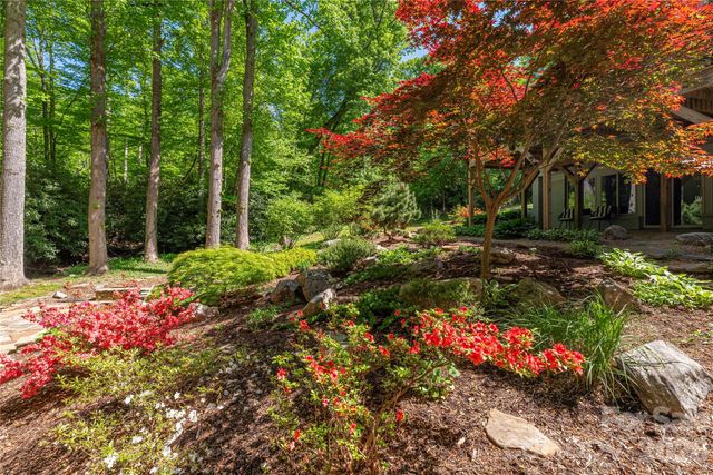 5 Crooked Tree Lane, Black Mountain, NC 28711