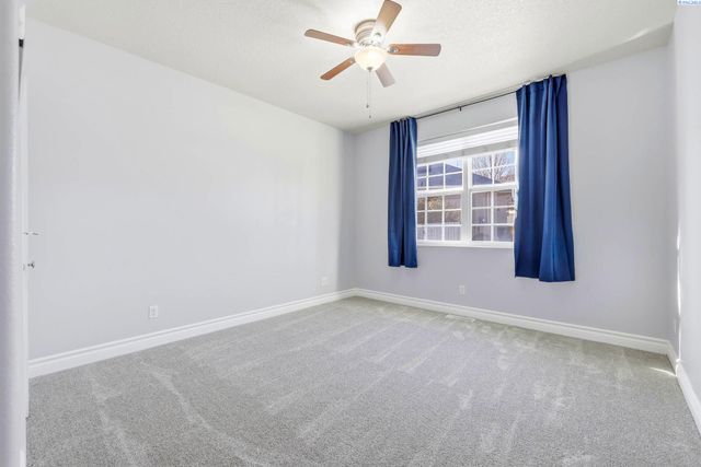 1882 Nova Ln, Richland, WA 99352