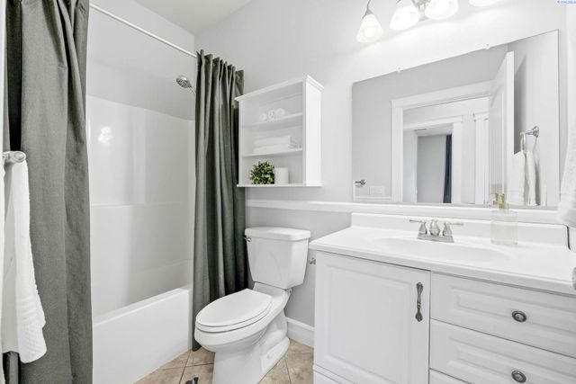 1882 Nova Ln, Richland, WA 99352