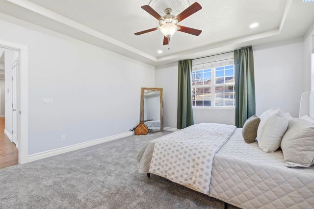 1882 Nova Ln, Richland, WA 99352