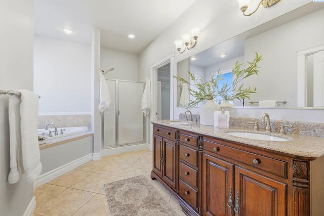 1882 Nova Ln, Richland, WA 99352