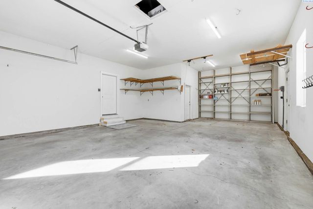 1882 Nova Ln, Richland, WA 99352