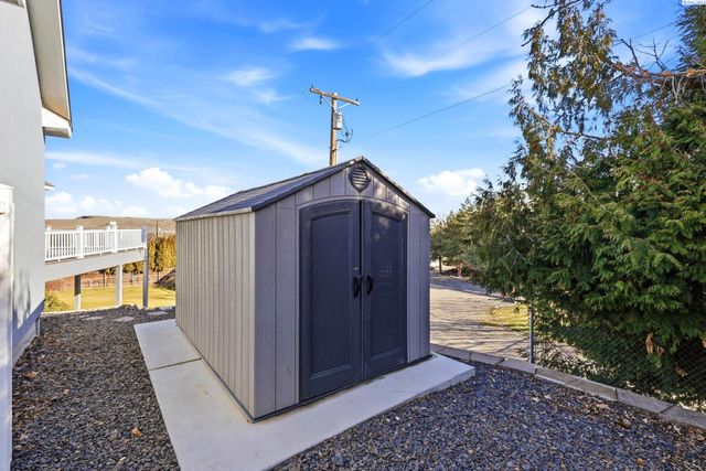 1882 Nova Ln, Richland, WA 99352