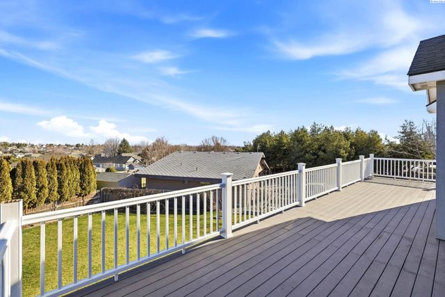 1882 Nova Ln, Richland, WA 99352