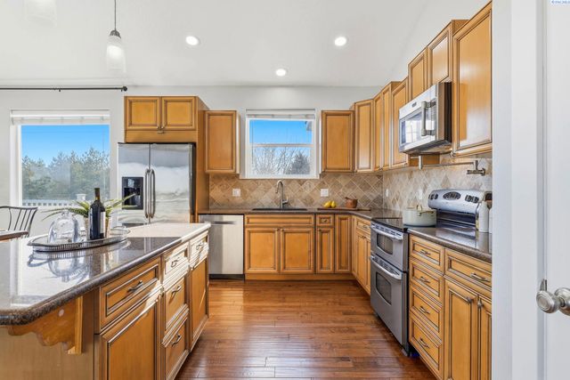 1882 Nova Ln, Richland, WA 99352