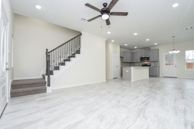 2807 Topiary Lane, Houston, TX 77014
