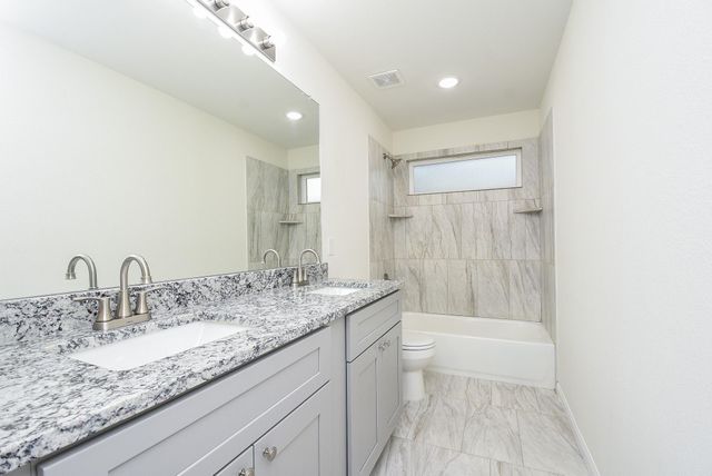 2807 Topiary Lane, Houston, TX 77014