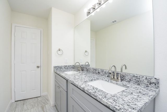 2807 Topiary Lane, Houston, TX 77014