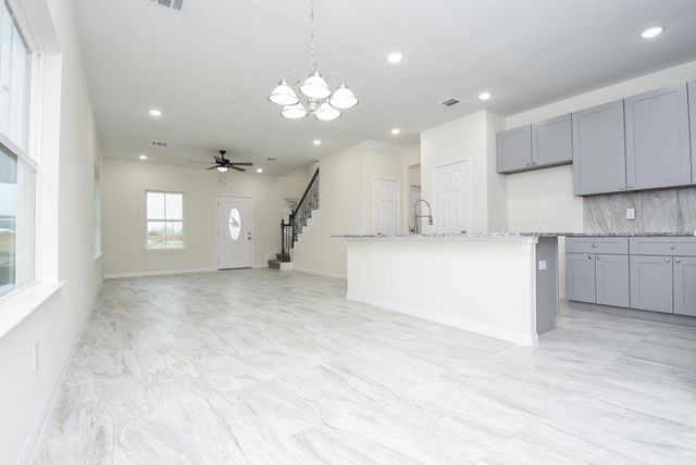 2807 Topiary Lane, Houston, TX 77014
