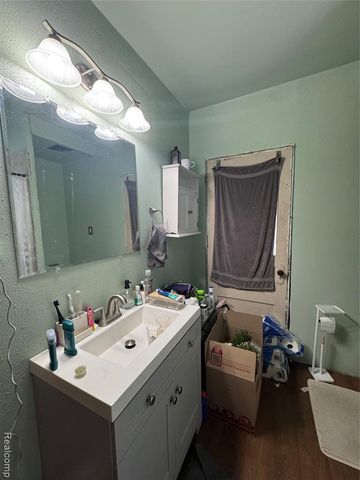 148 Waverly Street, Highland Park, MI 48203