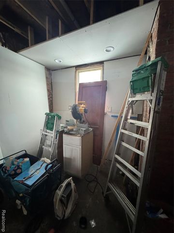 148 Waverly Street, Highland Park, MI 48203